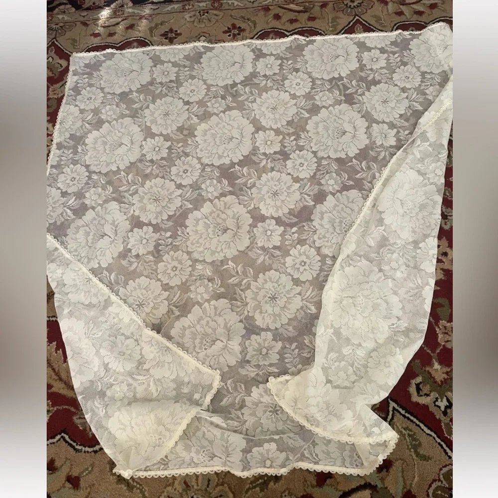 VTG Lace White TableCloth square 60”